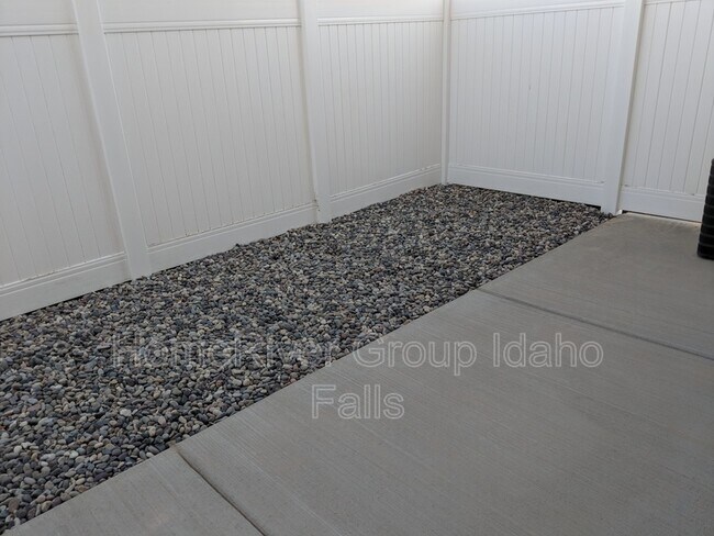 Photo - 815 Trails End