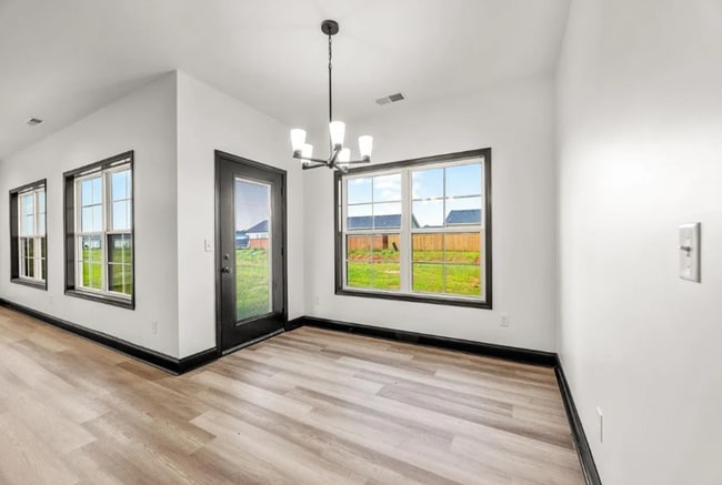 Photo - 506 Victoria Wy