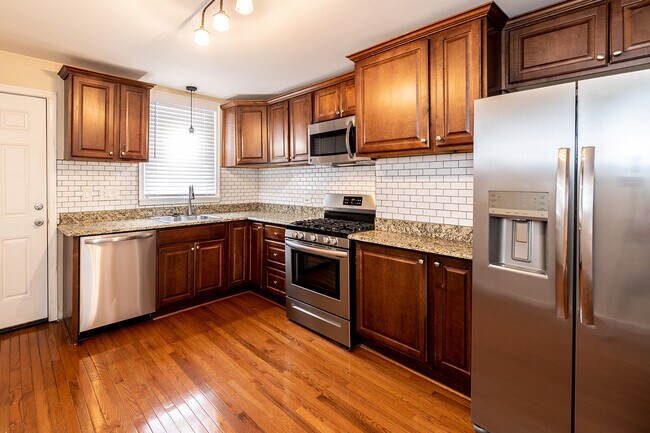 Photo - 6 N Decker Ave House