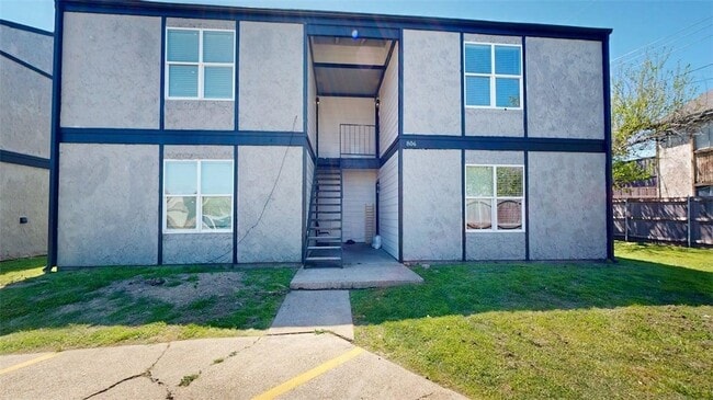 Building Photo - 806 Oran Cir Unit D