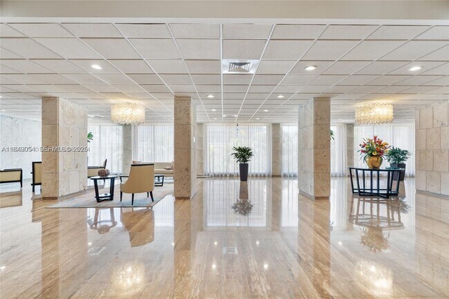 Building Photo - 1985 S Ocean Dr Unit PHG