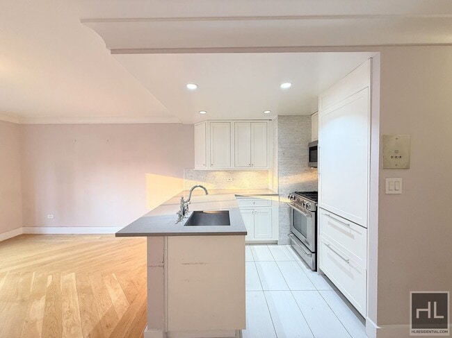 Photo - 1 bedroom with home office / Washer and dryer / WEST 93 STREET Unit 12A