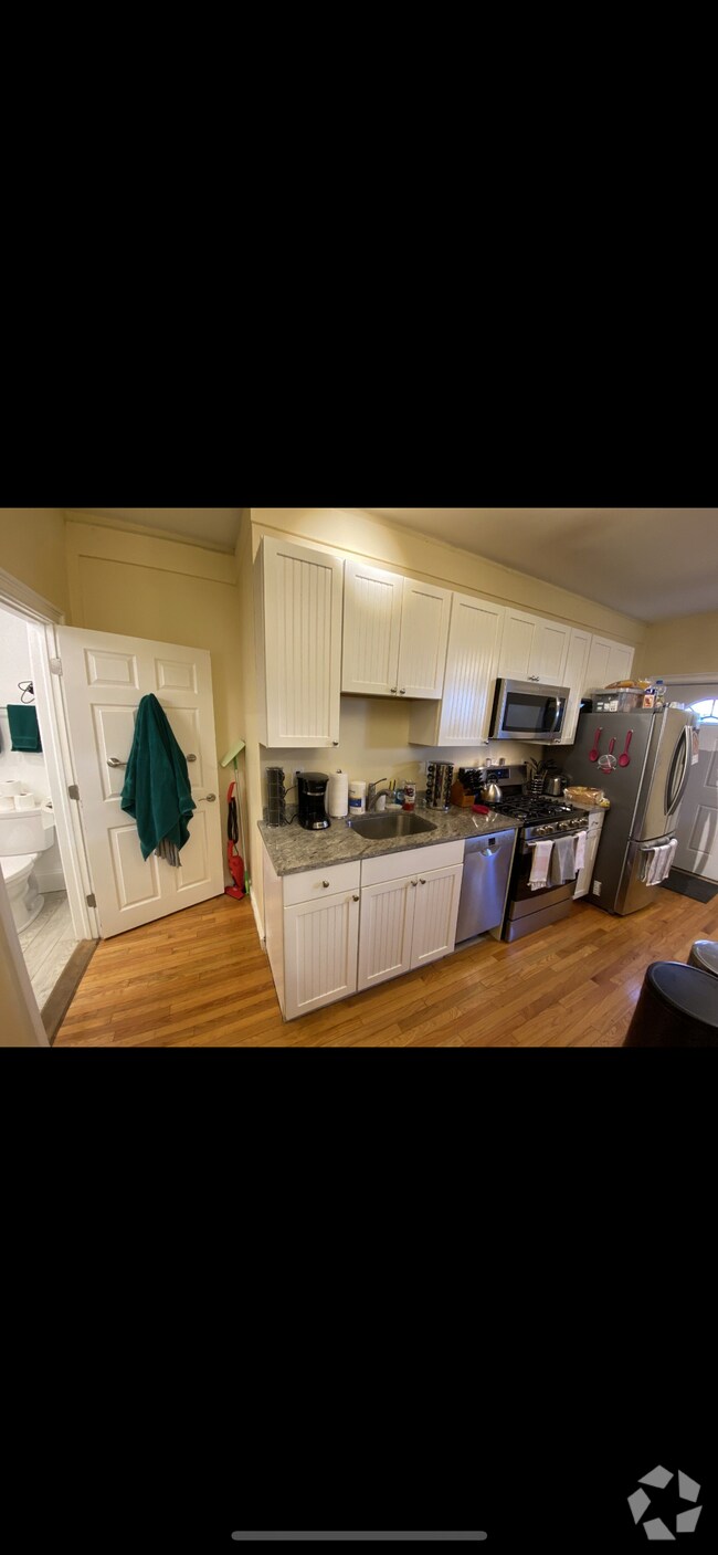 Building Photo - 39 Cross St Unit 39 cross street Rental