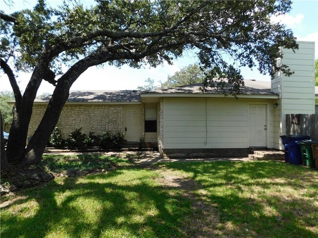 Photo - 11609 Castle Rock Ct Townhome