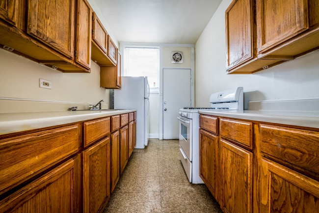 Photo - 10425-29 S Vernon