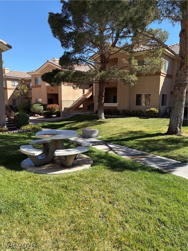 Photo - 1050 E Cactus Ave Unit 2017