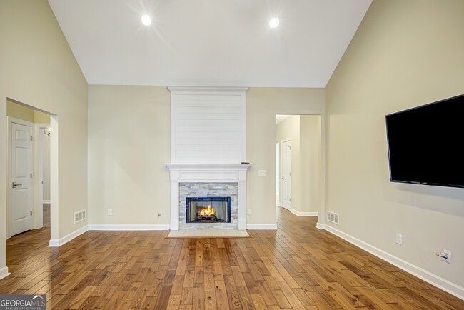 Photo - 112 Cottage Grove