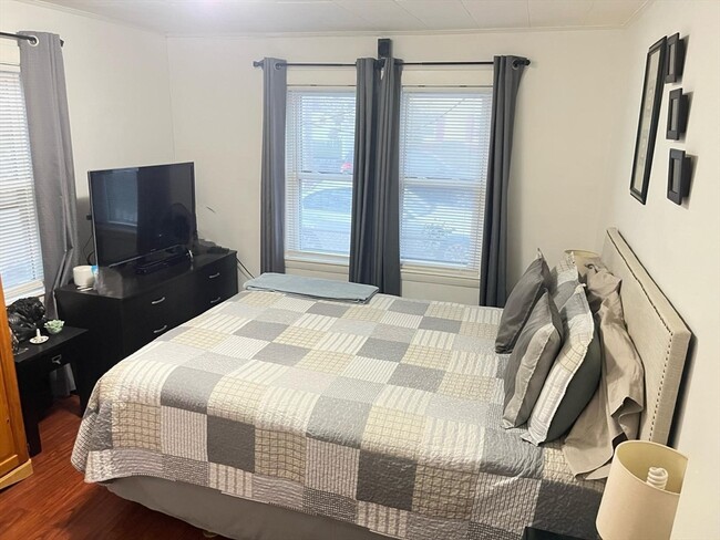 Photo - 84 Garfield Ave Unidad 2