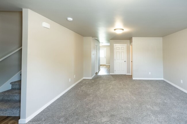 Photo - 2015 Lawrence Ln