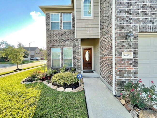 14903 Vinegrove Falls Ct