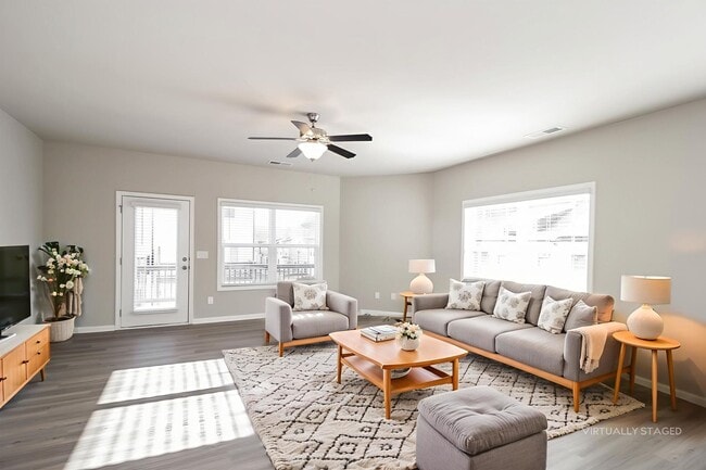 Photo - 588 Elliston Pl