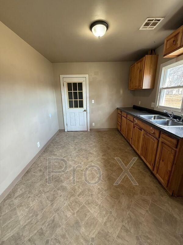 Photo - 308 W 10th St