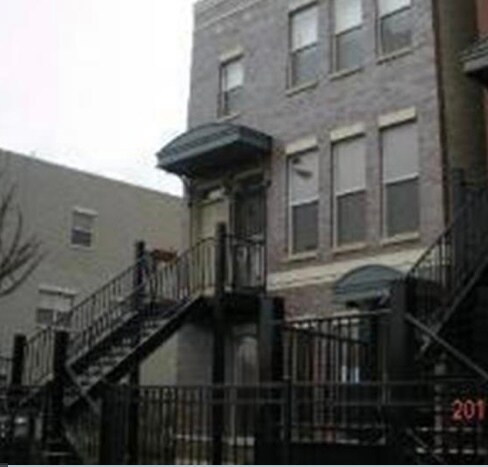 Photo - 2122 W Madison St Unidad 2