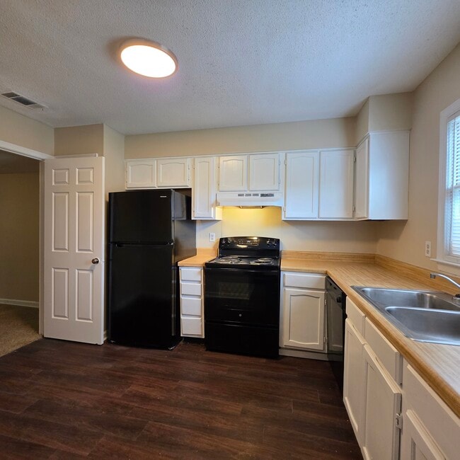 Photo - 1900 Buck Ln