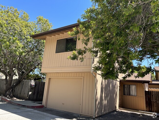 Building Photo - 528 Hathway Ave Rental