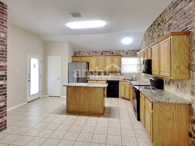 Photo - 511 Point Vly