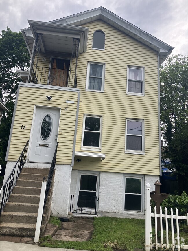 Building Photo - 15 Walnut St Unit 1 Rental