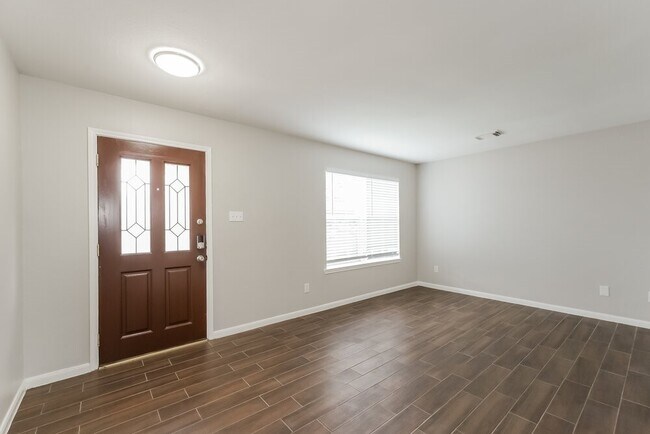 Photo - 16102 Dawn Marie Ln