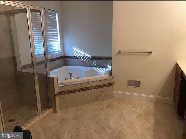 Photo - 224 Starboard Way
