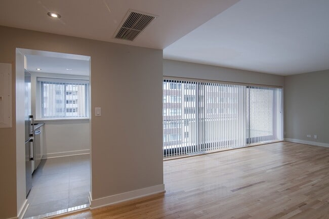 Photo - 3435 Rue Drummond Unité 93