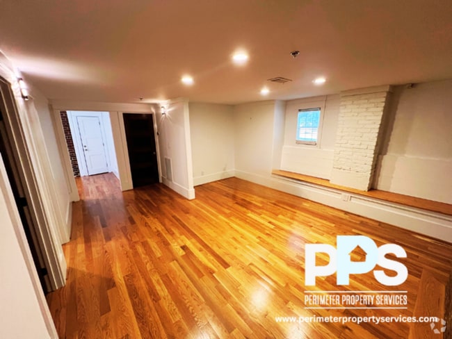 Building Photo - 951 Edgewood Ave NE Rental
