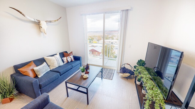 Photo - 605 Place Student Housing & Co-Living