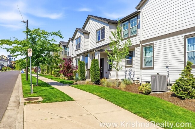 Building Photo - Modern 3BD | 2.5BA Townhome | Beaverton Living at Its Best