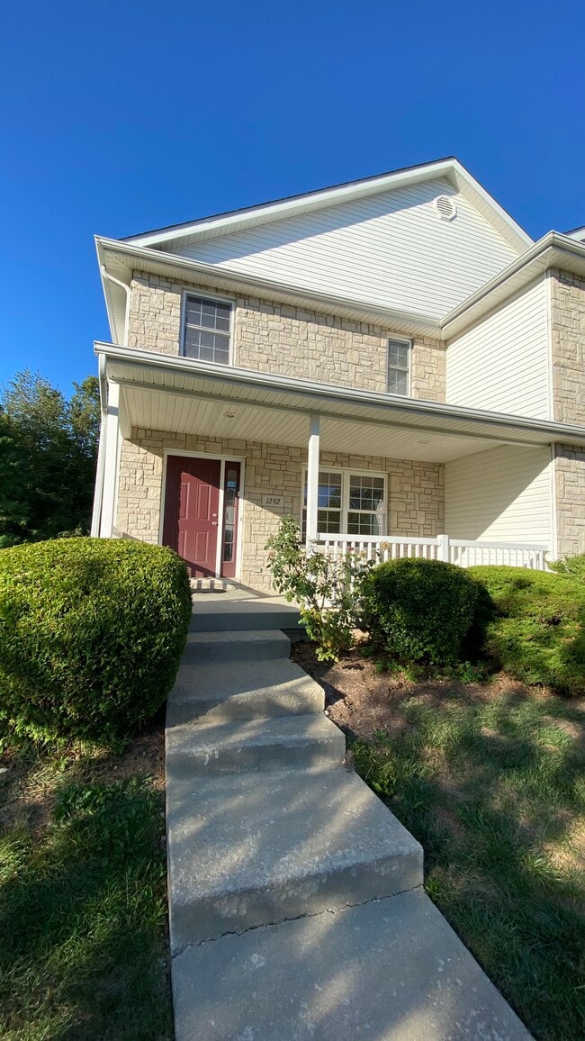 Front porch/ entrance - 1292 S Cobble Creek Cir Townhome