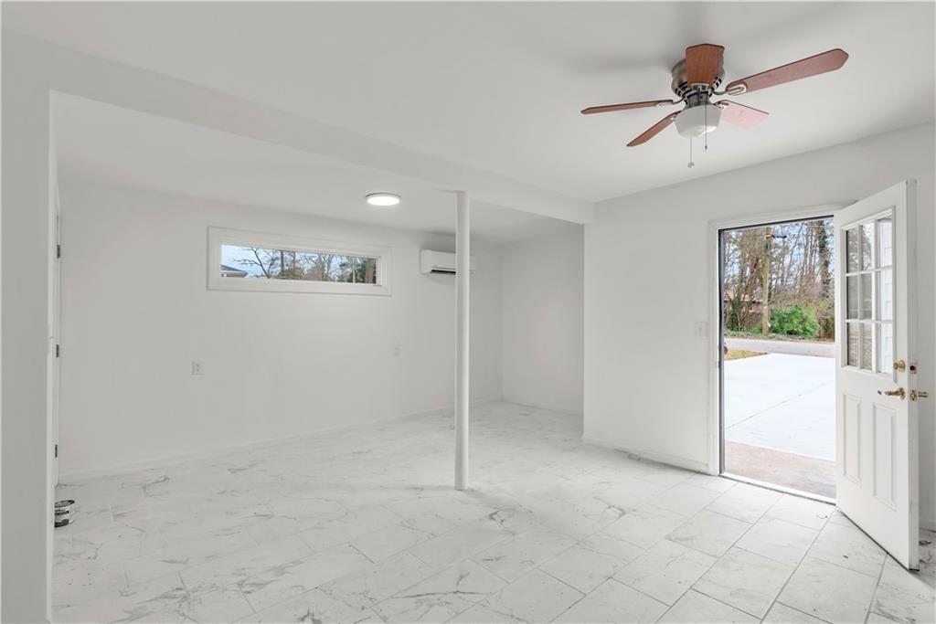 Photo - 153 Melinda Way SE