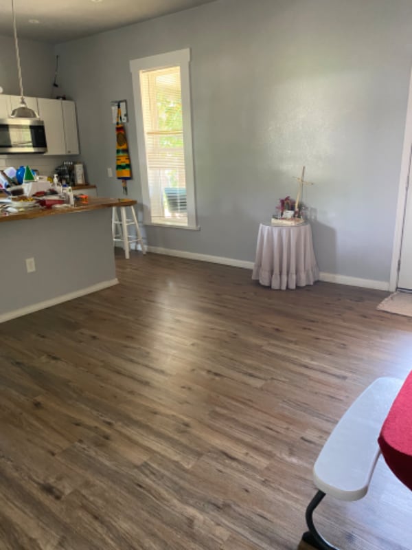 Photo - 221 S Main St