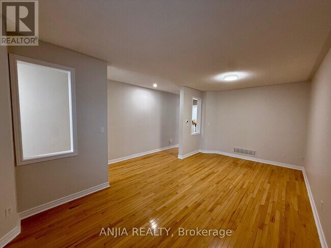 Photo - 17 Ambercroft St