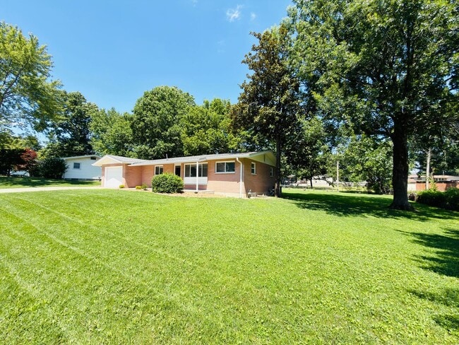 Photo - Move-In Ready 3BR/2BA Home with 2-Car Garage in St. Charles