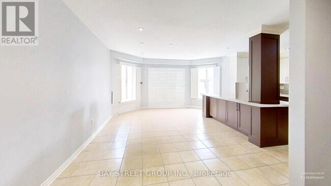 Photo - 98 Royalpark Way