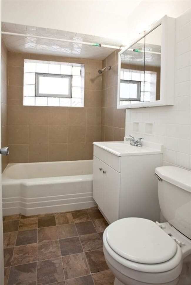 Photo - 464 Gordon Ave Calumet City, IL 60409