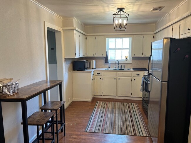 Photo - 1301 W Frey