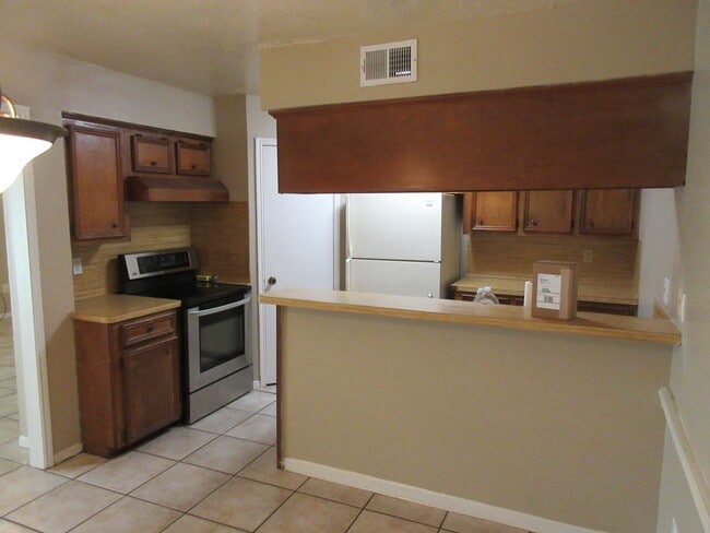 Building Photo - 11514 Meadow Ln Unit D Rental