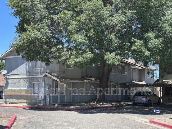 Building Photo - 151 E Cherry Ln