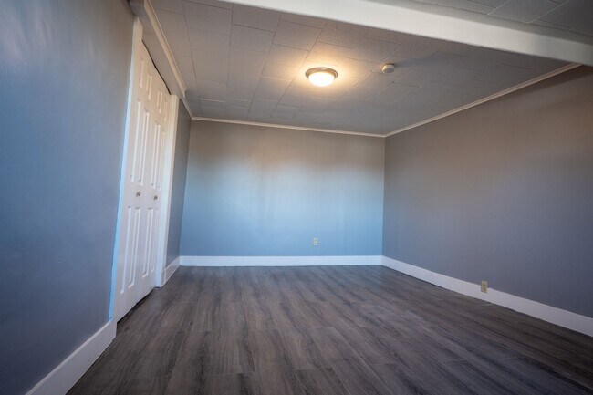 Photo - Spacious 1-Bedroom Apartment with Parking & Shared Yard - Midtown Kingston Unit 177