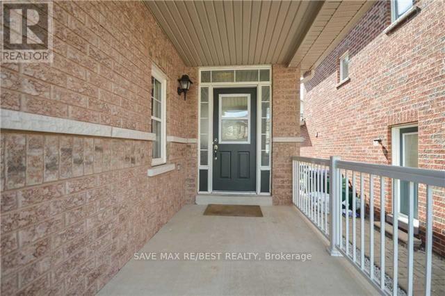 Photo - 92 Silent Pond Crescent