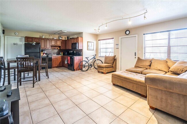 Photo - 715 NE 6th St Unit 5A