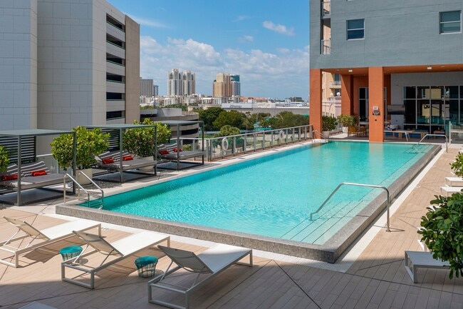 Photo - Motion at Dadeland