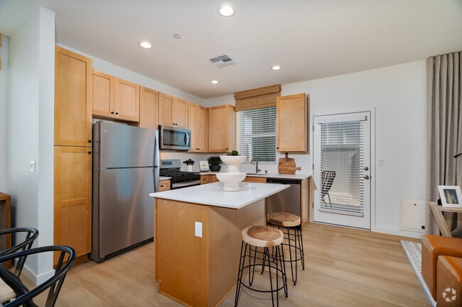 2BR, 2BA - 1018SF - Kitchen