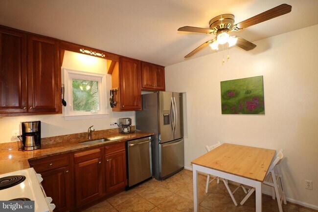 Photo - 6703 Rannoch Rd