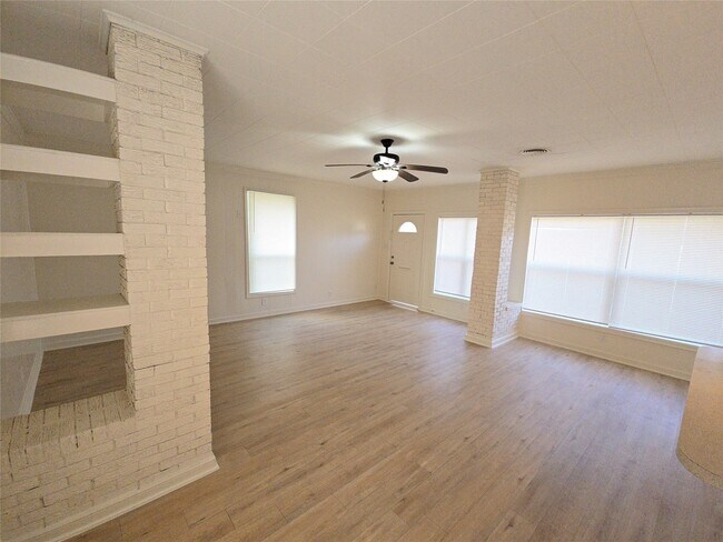 Photo - 2705 S Crockett St