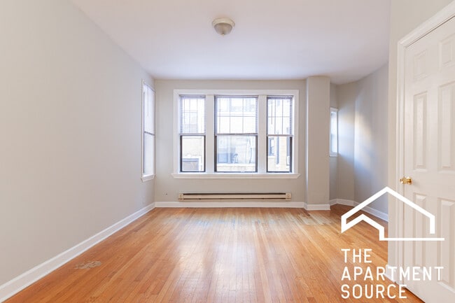 Building Photo - 723 W Barry Ave Unit 2A