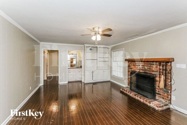 Photo - 5907 Macleod Dr