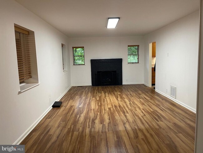 Photo - 158 Bifrost Way