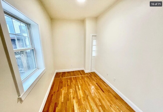 Photo - 527 E 3rd St