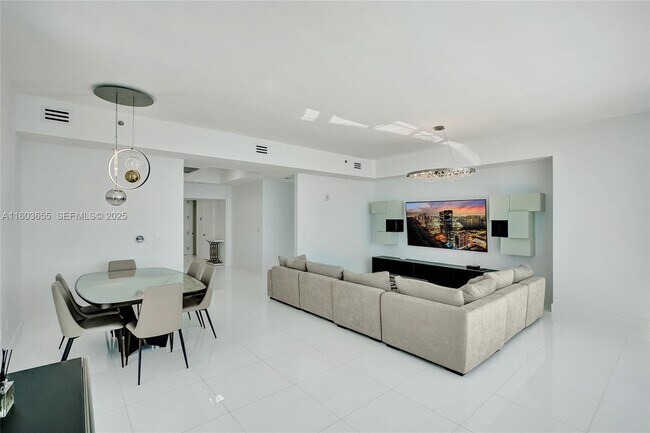 Photo - 15811 Collins Ave Unidad 2701