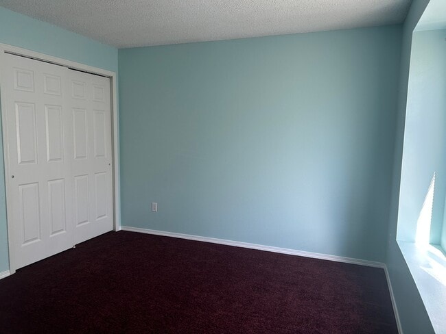 Building Photo - 1501 Coolcrest Dr
